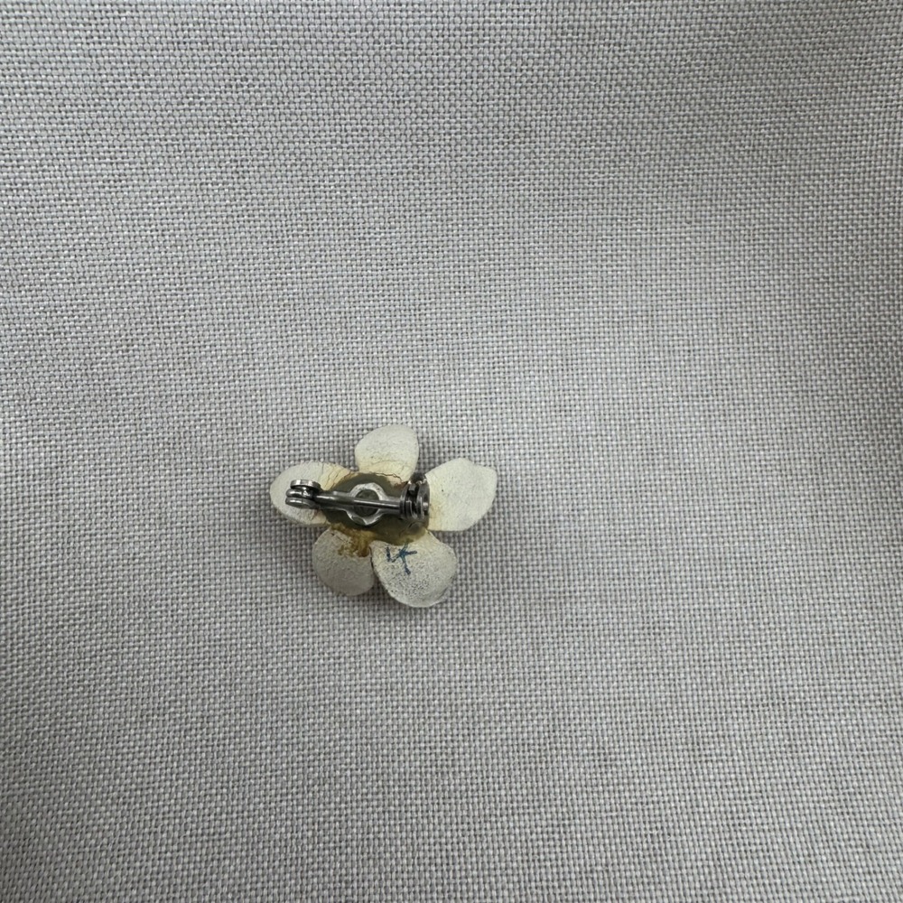 Vintage Leather Flower Brooch Set Handcrafted Pin White Tan Floral Botanical 4pc - Picture 5 of 11